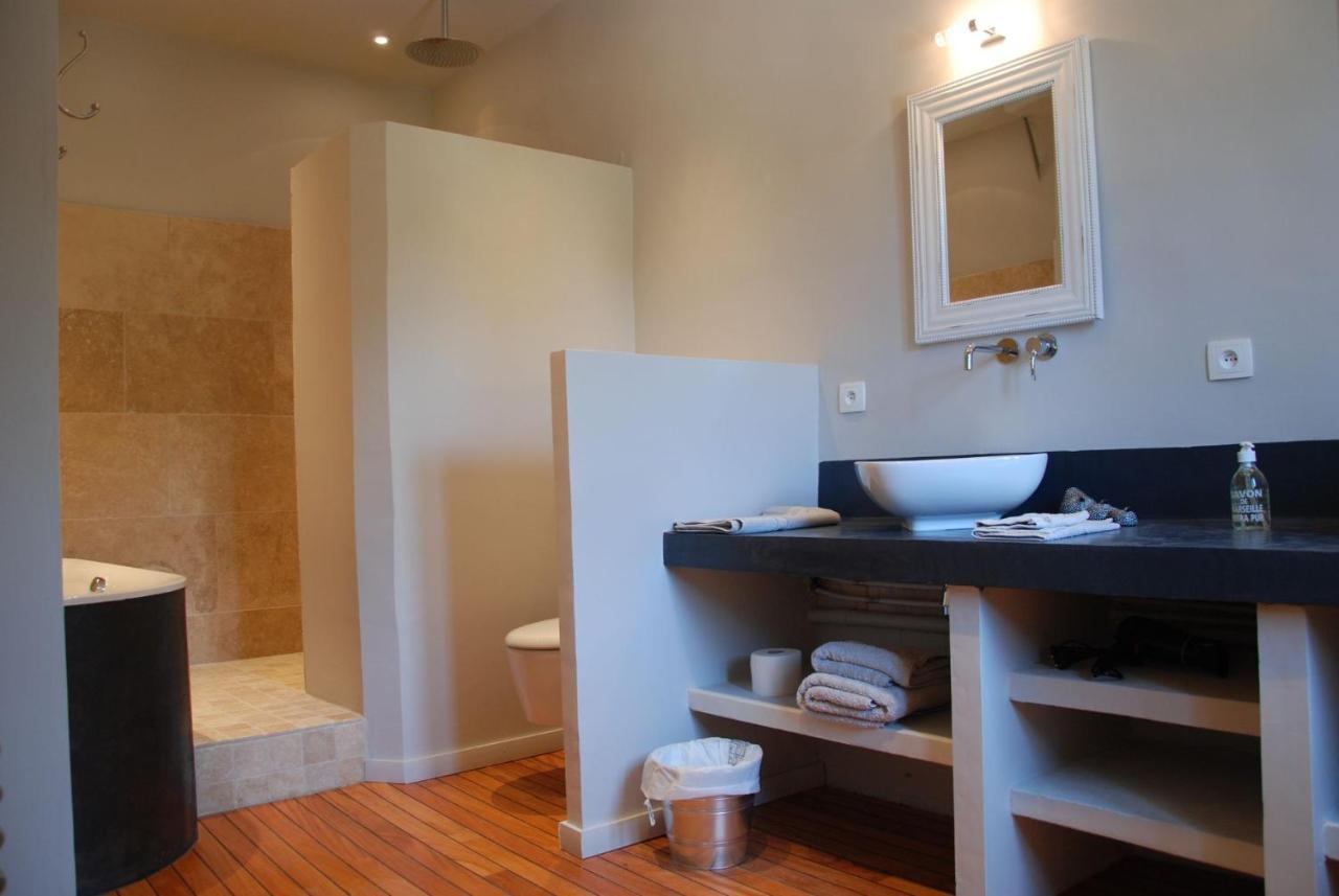 Le Moulin Des Pinchinats Bed & Breakfast เอ็ก-ซอง-โพรวองซ์ ภายนอก รูปภาพ